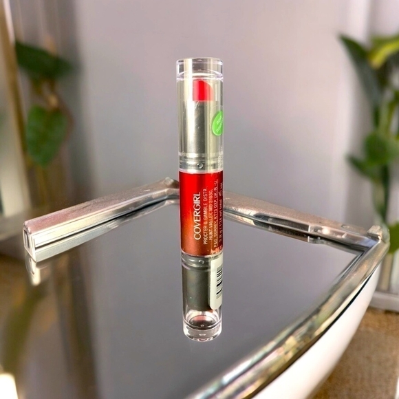 NWT Lipstick COVERGIRL Blast Flip Stick Blendable Lip Duo Lip Color 835 CHEEKY - Picture 2 of 5